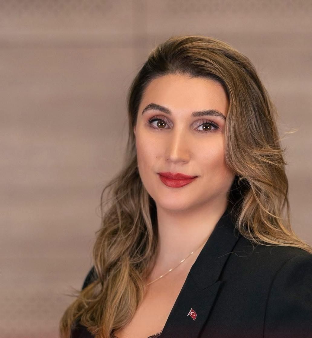 Nazli_AKY_Ue_Z_7699ce6514