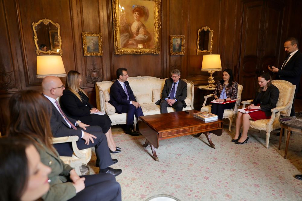 large_IMAMOGLU_PARIS_TE_Oe_NCE_B_Ue_Y_Ue_KELCIMIZI_SONRA_BELEDIYE_BASKANI_HIDALGO_YU_ZIYARET_ETTI_1_Kopya_Kopya_44bbfd8547