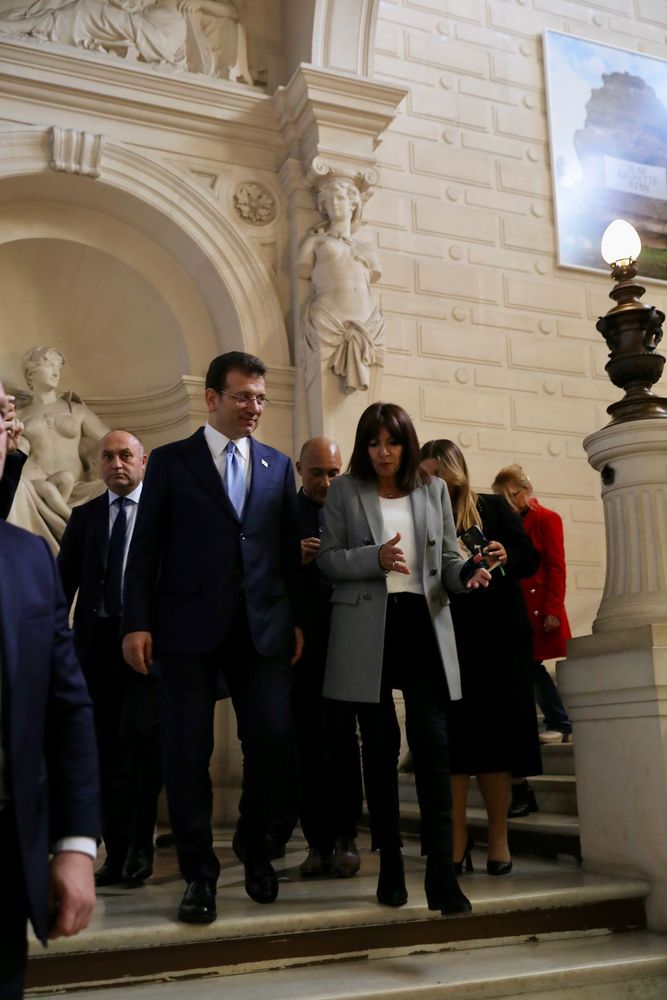 large_IMAMOGLU_PARIS_TE_Oe_NCE_B_Ue_Y_Ue_KELCIMIZI_SONRA_BELEDIYE_BASKANI_HIDALGO_YU_ZIYARET_ETTI_6_96e32a6514