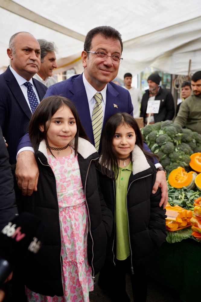 large_IMAMOGLU_VE_ERDOGDU_Ue_MRANIYE_SEMT_PAZARINDA_3_2e5235b875