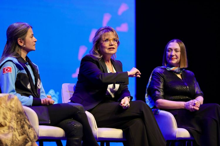 Ilham_Veren_Adimlar_Bulusmasi_11_023b743368