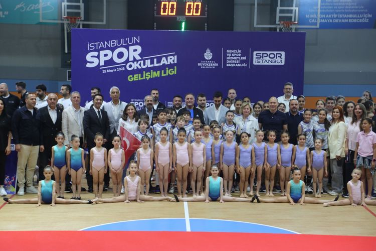 KUL_Ue_PLER_IZLEDI_GELECEGIN_YILDIZLARI_PARLADI_1_751677f1ba