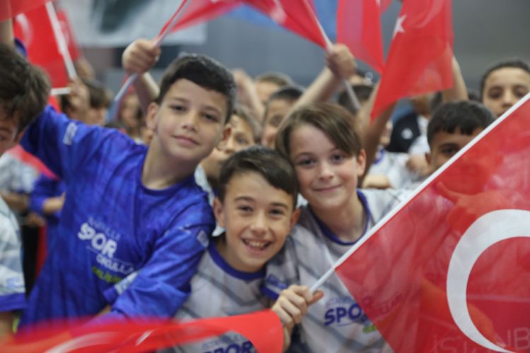 KUL_Ue_PLER_IZLEDI_GELECEGIN_YILDIZLARI_PARLADI_2_63f5a2c05d