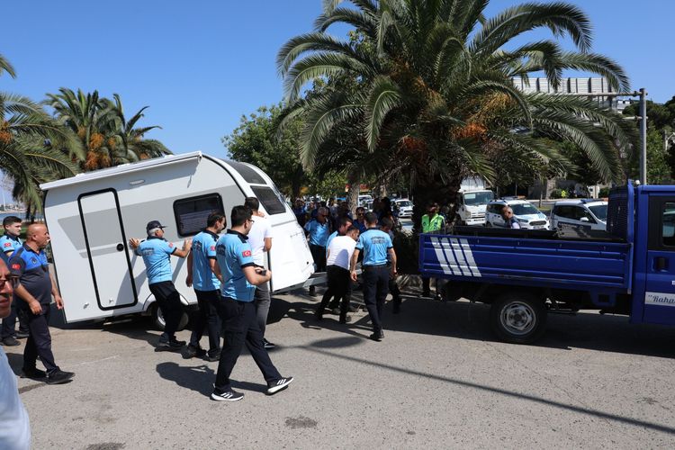 MALTEPE_DE_YER_ISGALI_YAPAN_KARAVANLAR_KALDIRILDI_19_321a0f5fc1